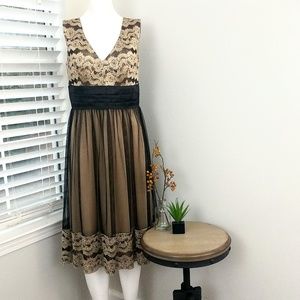 Jessica Howard Black And Gold Formal Dress. F86